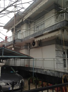 The installation of new chimneys in order to switch to fuelwood for heating is a common strategy for coping with the economic crisis in Greek peri-urban areas (photo by Saska Petrova)
