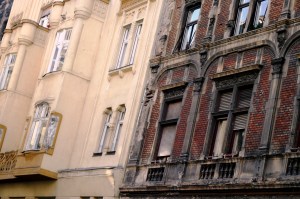 Apartment blocks in District VIII (photo by Sergio Tirado Herrero)
