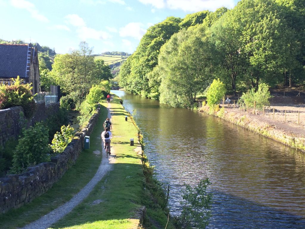 CURE members cycling along the Rochdale Canal. Photo by Gabriele Schliwa. 