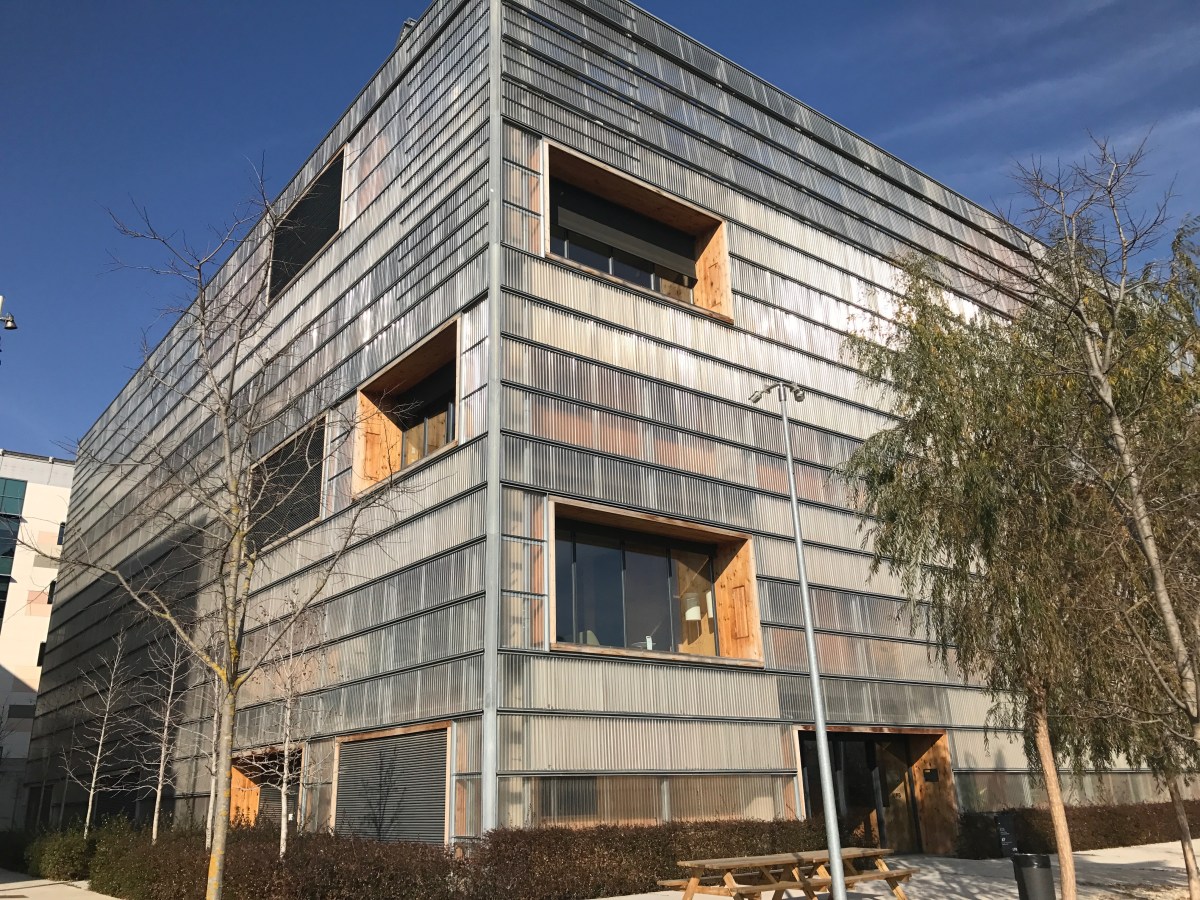 Addressing digital futures and the social impacts of energy efficient&nbsp;buildings
